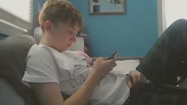 Snapshot of Liam_axel35 chatting on 12-05-25, 08:27 Liam axel35 online show from 12-05-25, 08:27