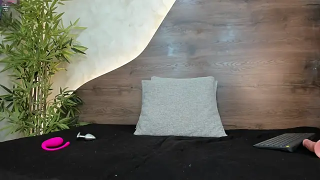 Snapshot of katia_cute chatting on 09-19-25, 11:44 katia cute online show from 09-19-25, 11:44