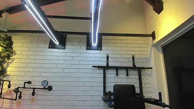 ItaloMoore online show from 11-04-25, 11:09