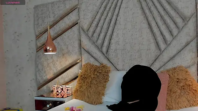 Snapshot of OliviaGarciaa chatting on 09-18-25, 03:08 OliviaGarciaa online show from 09-18-25, 03:08