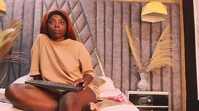 Snapshot of OliviaGarciaa chatting on 09-20-25, 04:02 OliviaGarciaa online show from 09-20-25, 04:02