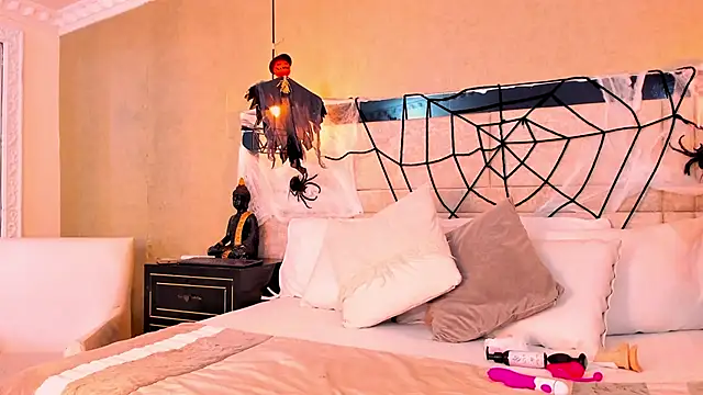 Snapshot of OliviaGarciaa chatting on 10-13-25, 07:36 OliviaGarciaa online show from 10-13-25, 07:36