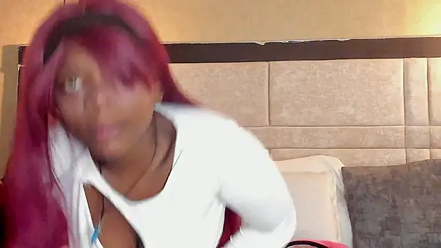 Snapshot of OliviaGarciaa chatting on 11-18-25, 07:51 OliviaGarciaa online show from 11-18-25, 07:51