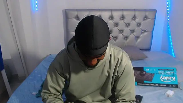 eebony stallion online show from 11-28-25, 06:21