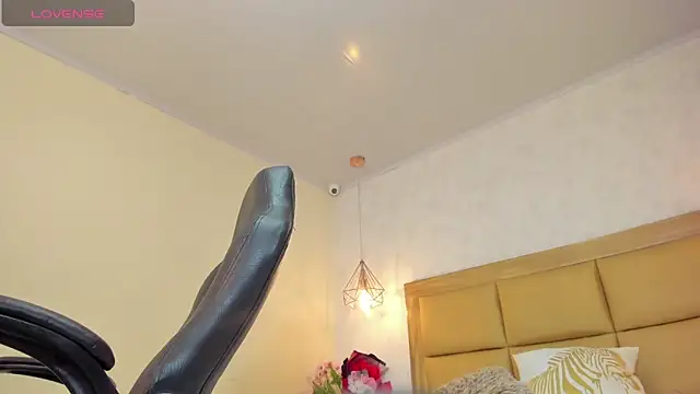 MELISSAROUGE online show from 04-18-26, 07:29