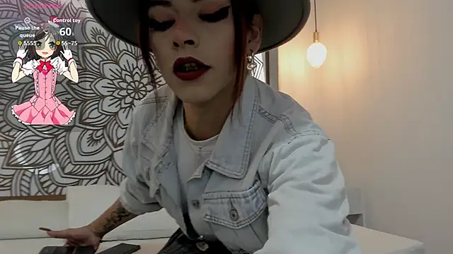 Snapshot of Lilith_Zamara chatting on 12-05-25, 02:47 Lilith Zamara online show from 12-05-25, 02:47