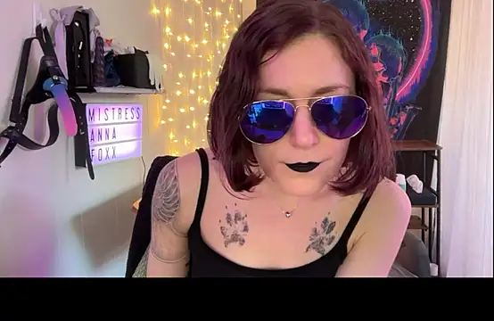 mistressannafoxx online show from 09-11-25, 12:00