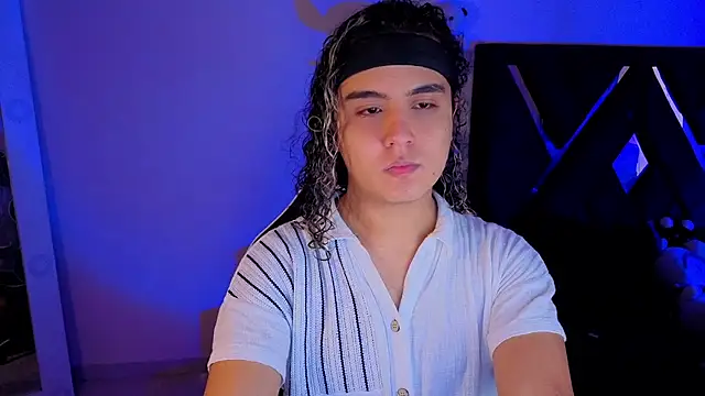 Snapshot of derek_greyy_ chatting on 03-18-26, 11:24 derek greyy online show from 03-18-26, 11:24