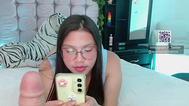 Snapshot of maria_ribeiro chatting on 01-06-26, 10:12 maria ribeiro online show from 01-06-26, 10:12