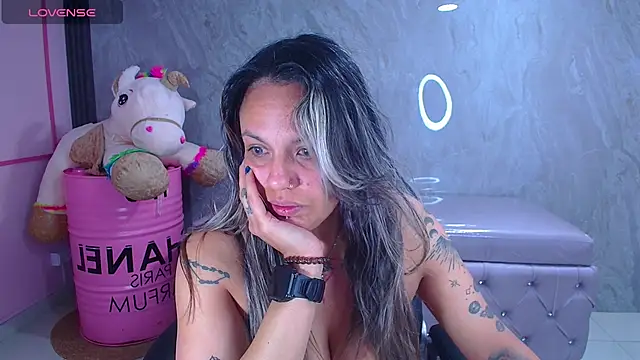 Jade Jones a online show from 01-07-26, 04:26