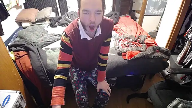 Snapshot of womenhateme69 chatting on 11-27-25, 09:00 womenhateme69 online show from 11-27-25, 09:00