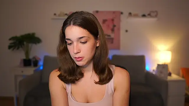 Snapshot of kissie_cat chatting on 11-14-25, 07:23 kissie cat online show from 11-14-25, 07:23