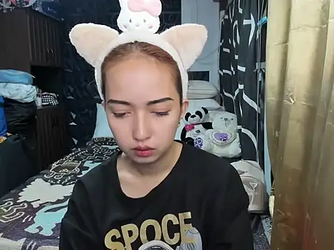 Soft Angel8 online show from 12-18-25, 05:46