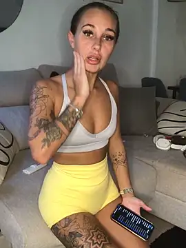 Rosieredxox online show from 09-29-25, 07:35