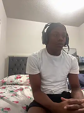 Snapshot of labishyoung25 chatting on 12-14-25, 08:52 labishyoung25 online show from 12-14-25, 08:52