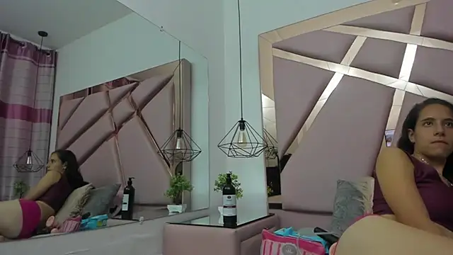 MiaCours online show from 10-30-25, 07:03