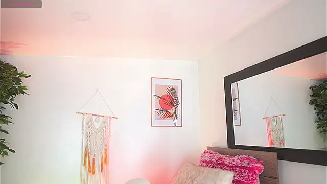 melissa laurent  online show from 11-05-25, 12:27