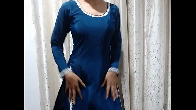 Snapshot of _kamyaa09 chatting on 05-07-26, 05:29 kamyaa09 online show from 05-07-26, 05:29