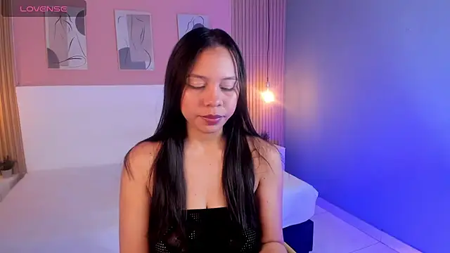 Snapshot of candy_lux30 chatting on 10-17-25, 03:42 candy lux30 online show from 10-17-25, 03:42