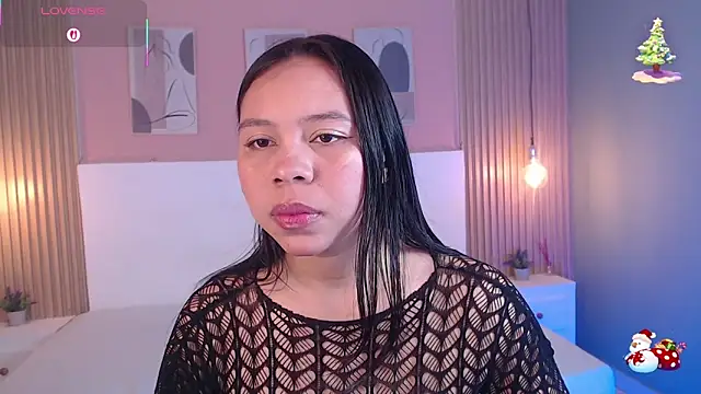 Snapshot of candy_lux30 chatting on 11-28-25, 03:42 candy lux30 online show from 11-28-25, 03:42