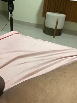 Snapshot of Phenrik989 chatting on 03-03-26, 11:43 Phenrik989 online show from 03-03-26, 11:43