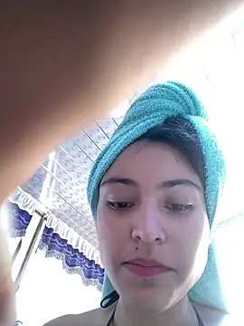 Snapshot of hotwife26 chatting on 09-21-25, 04:08 hotwife26 online show from 09-21-25, 04:08