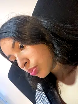 Snapshot of hotwife26 chatting on 11-06-25, 05:03 hotwife26 online show from 11-06-25, 05:03