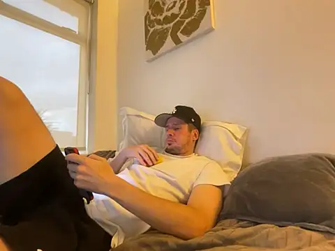 Snapshot of shyandchilling chatting on 10-03-25, 05:10 shyandchilling online show from 10-03-25, 05:10