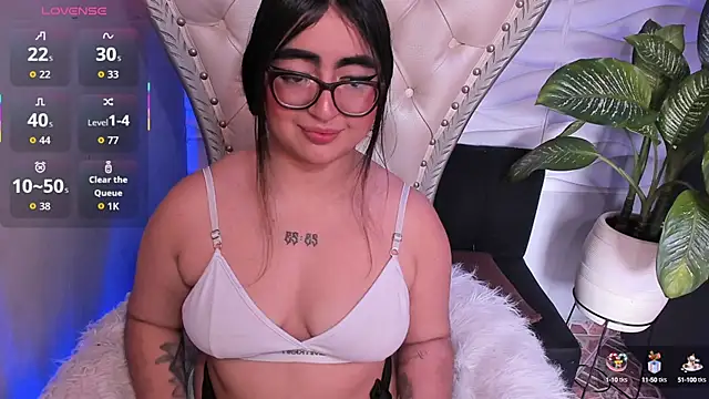 April  foxx online show from 09-19-25, 03:45