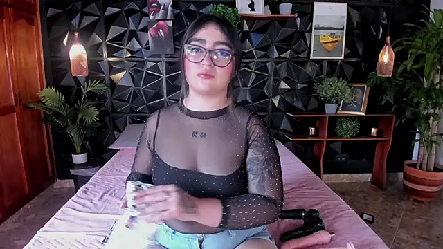 April  foxx online show from 10-22-25, 04:51