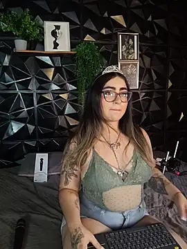 April  foxx online show from 11-22-25, 03:55