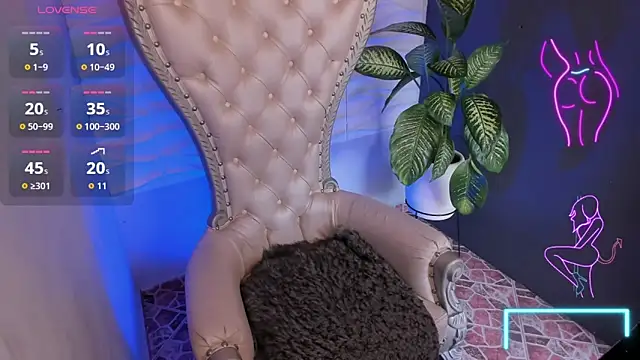 April  foxx online show from 11-25-25, 12:38