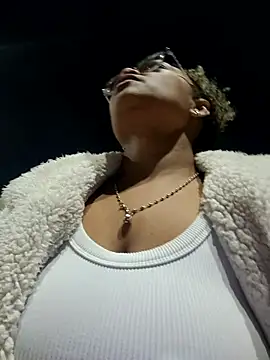 BiiancaEstradaa online show from 10-11-25, 11:25