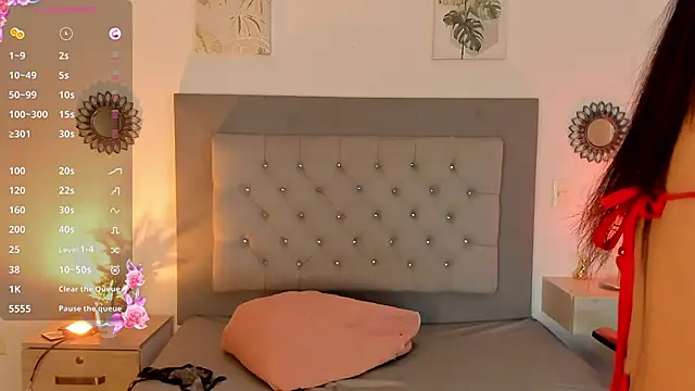 Seraphyne666 online show from 10-02-25, 12:12