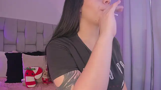 Seraphyne666 online show from 04-15-26, 05:53