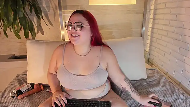 Snapshot of Lushi_Love chatting on 06-08-26, 02:23 Lushi Love online show from 06-08-26, 02:23