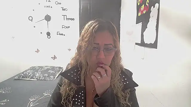 Skarleth Diaz online show from 02-20-26, 06:26