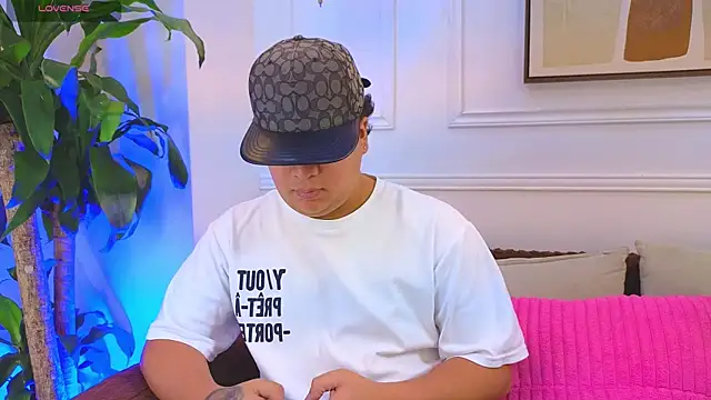 Snapshot of Naim_Bennetsex chatting on 06-19-26, 06:34 Naim Bennetsex online show from 06-19-26, 06:34