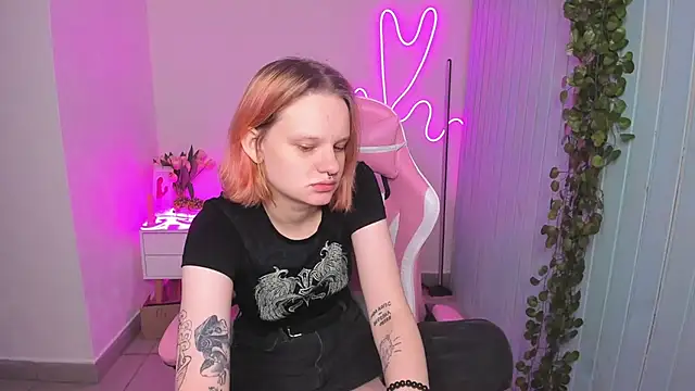 Elieiza xo online show from 10-18-25, 10:16