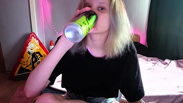 Elieiza xo online show from 05-15-26, 09:27