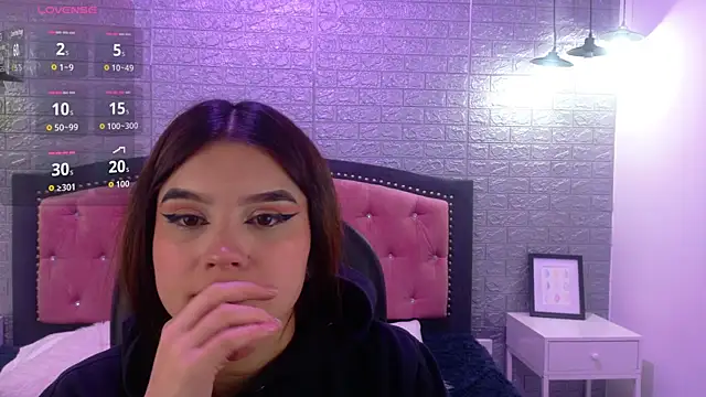 Snapshot of Natalie_loffreda chatting on 09-09-25, 02:55 Natalie loffreda online show from 09-09-25, 02:55