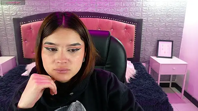 Snapshot of Natalie_loffreda chatting on 09-10-25, 02:55 Natalie loffreda online show from 09-10-25, 02:55