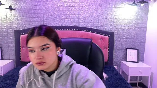 Snapshot of Natalie_loffreda chatting on 09-12-25, 02:55 Natalie loffreda online show from 09-12-25, 02:55