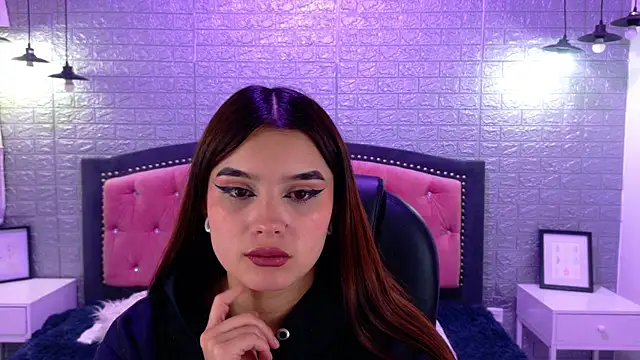 Snapshot of Natalie_loffreda chatting on 09-15-25, 02:44 Natalie loffreda online show from 09-15-25, 02:44