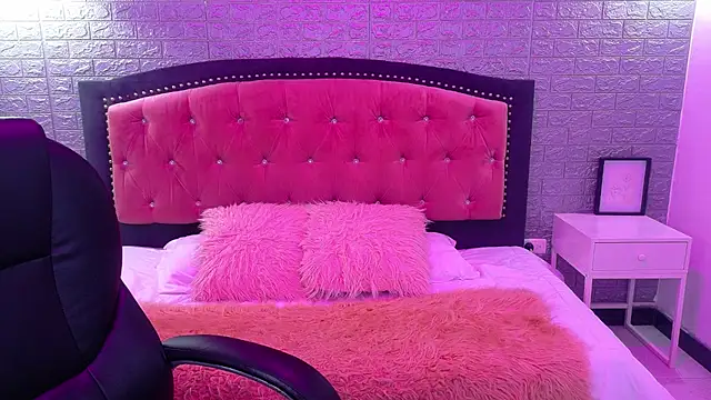 Snapshot of Natalie_loffreda chatting on 10-07-25, 02:53 Natalie loffreda online show from 10-07-25, 02:53