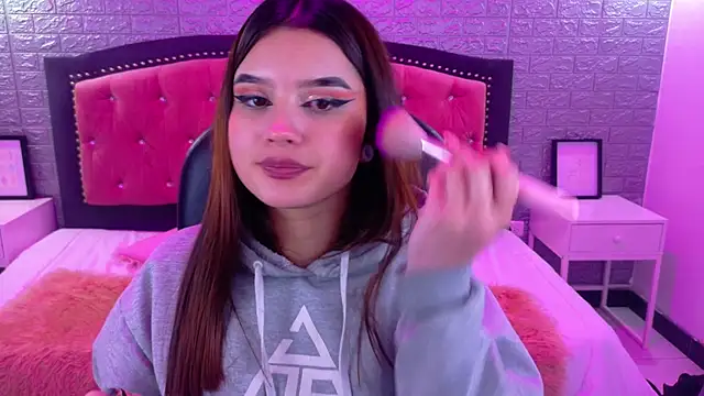 Snapshot of Natalie_loffreda chatting on 10-14-25, 07:53 Natalie loffreda online show from 10-14-25, 07:53