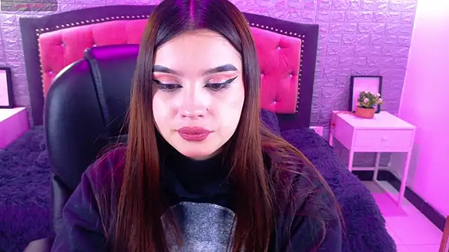 Snapshot of Natalie_loffreda chatting on 10-28-25, 02:59 Natalie loffreda online show from 10-28-25, 02:59