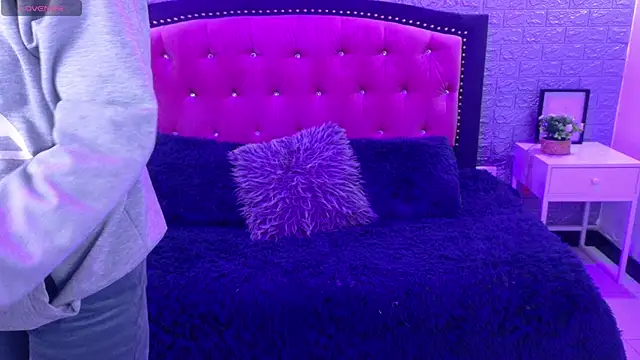 Snapshot of Natalie_loffreda chatting on 11-21-25, 03:16 Natalie loffreda online show from 11-21-25, 03:16