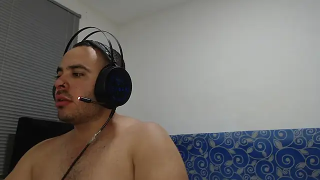 Snapshot of Ana_ThiagoxX chatting on 02-03-26, 05:27 Ana ThiagoxX online show from 02-03-26, 05:27