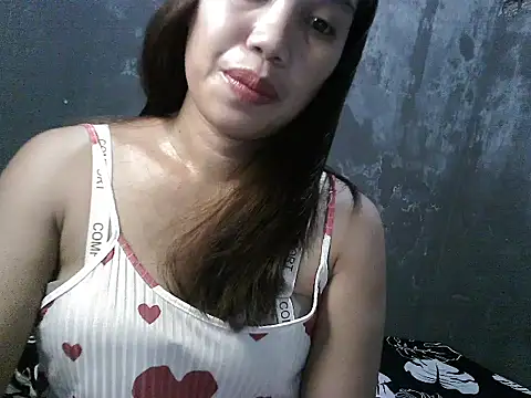 Snapshot of sweet_bunnie chatting on 05-22-26, 06:35 sweet bunnie online show from 05-22-26, 06:35